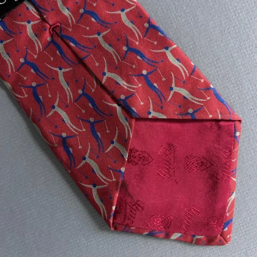 Gucci Tie Red Skier Novelty Silk Italy Vintage Skiing Winter Holidays‎